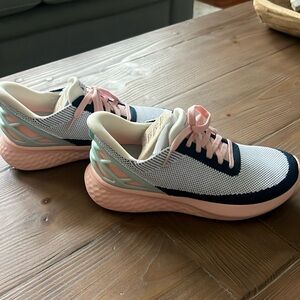 Brand new Kizik sneakers size 7